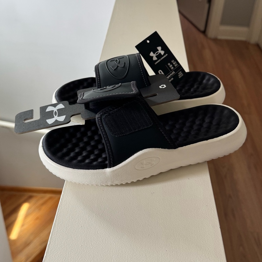 Brand new”Under Armour”(UA W Ignite Pro 8 SL)women slippers.Size-9,color-black🖤 - Picture 9 of 10